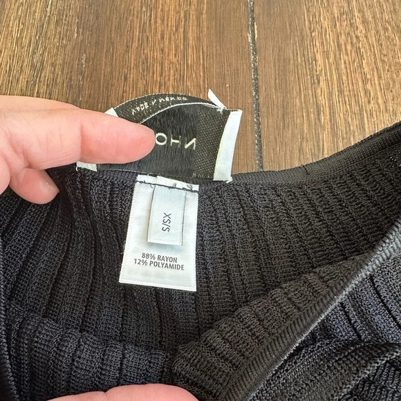 St. John sweater cape - Picture 3 of 11